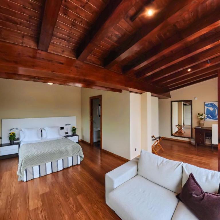 Indiana Boutique Hotel - Habitación Doble Deluxe con balcón - 17