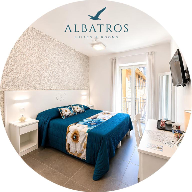ALBATROS Suites&Rooms - King Room with Balcony - 1