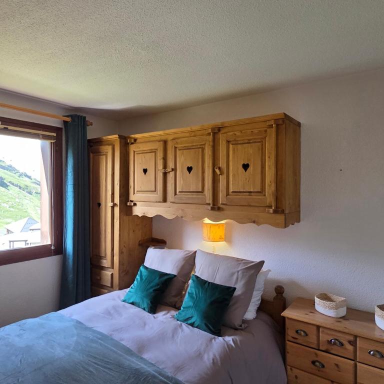 Val Thorens, Ski-in Ski-out 1 bedroom Apt for 4 with Fiber, South-facing & Mountain Views - One-Bedroom Apartment with Balcony and Mountain View - 3