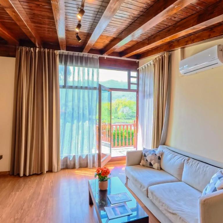 Indiana Boutique Hotel - Habitación Doble Deluxe con balcón - 21
