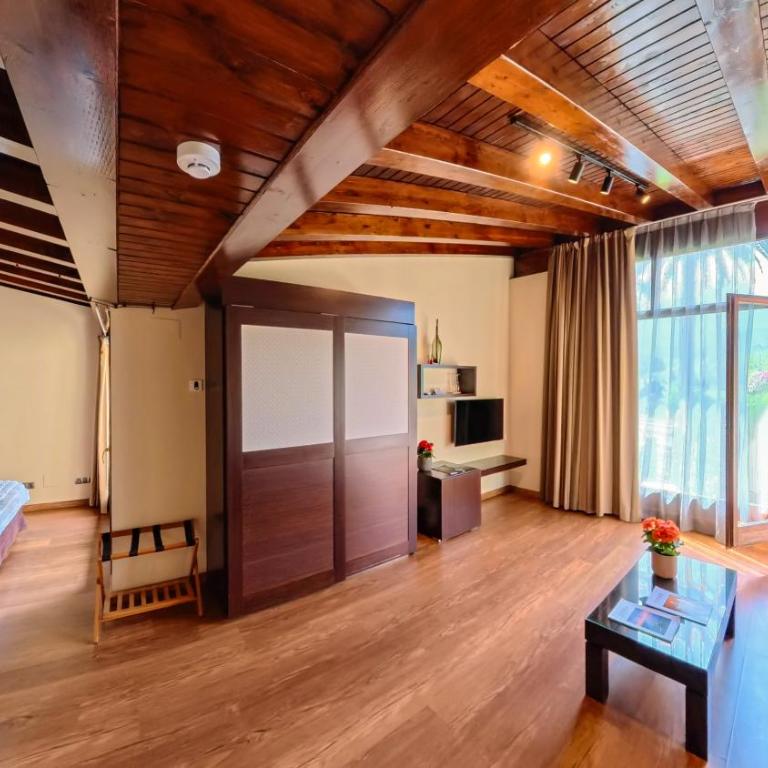 Indiana Boutique Hotel - Habitación Doble Deluxe con balcón - 28