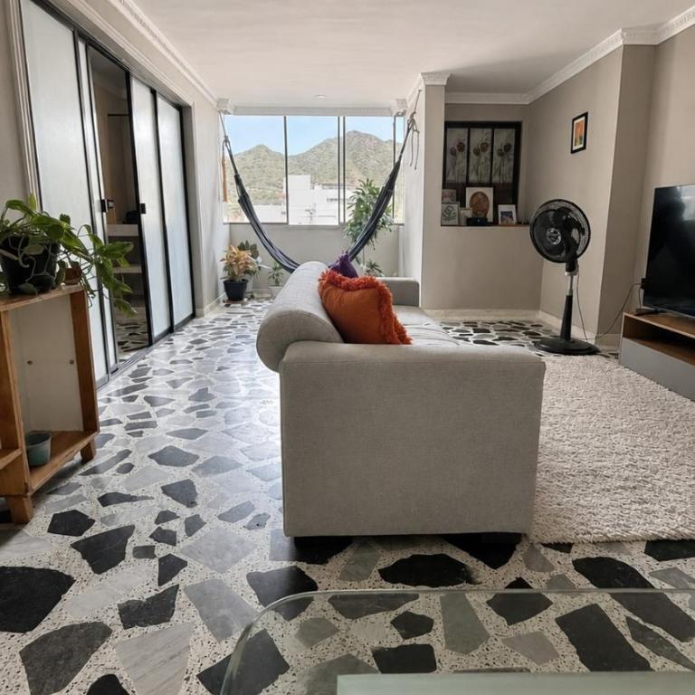 2 blocks from the sea - 3H - Families and groups - Three-Bedroom Apartment - 12