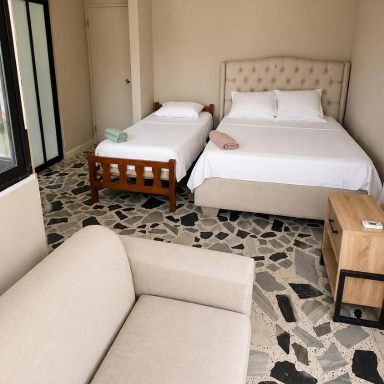 2 blocks from the sea - 3H - Families and groups - Three-Bedroom Apartment - 28