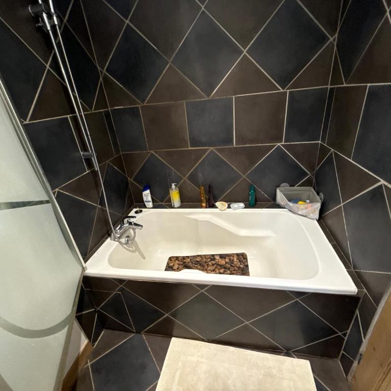 Spacious 2 Bedroom in Chamonix Center - Appartement 2 Chambres - 5