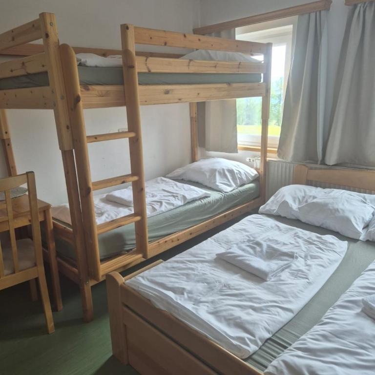 Tauplitzhaus der Naturfreunde - Naturfreundehaus auf der Tauplitzalm - Schutzhütte - Chambre Quadruple - Vue sur Montagnes - 17