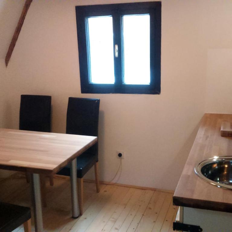 Zlatni Javor - Two-Bedroom Apartment - 10