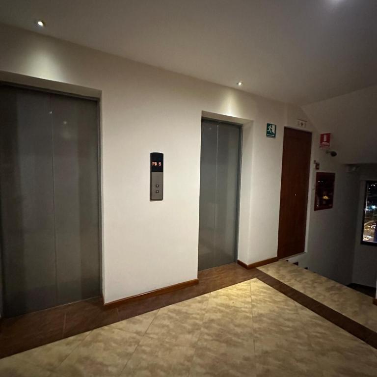 Beautiful modern suite in an exclusive area of Cuenca - Three-Bedroom Apartment - 43