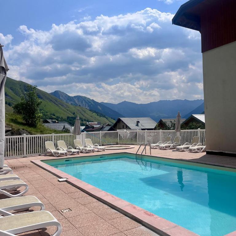 Appartement avec piscine - Vue montagne - 4 voyageurs - Appartement 2 Chambres - 28