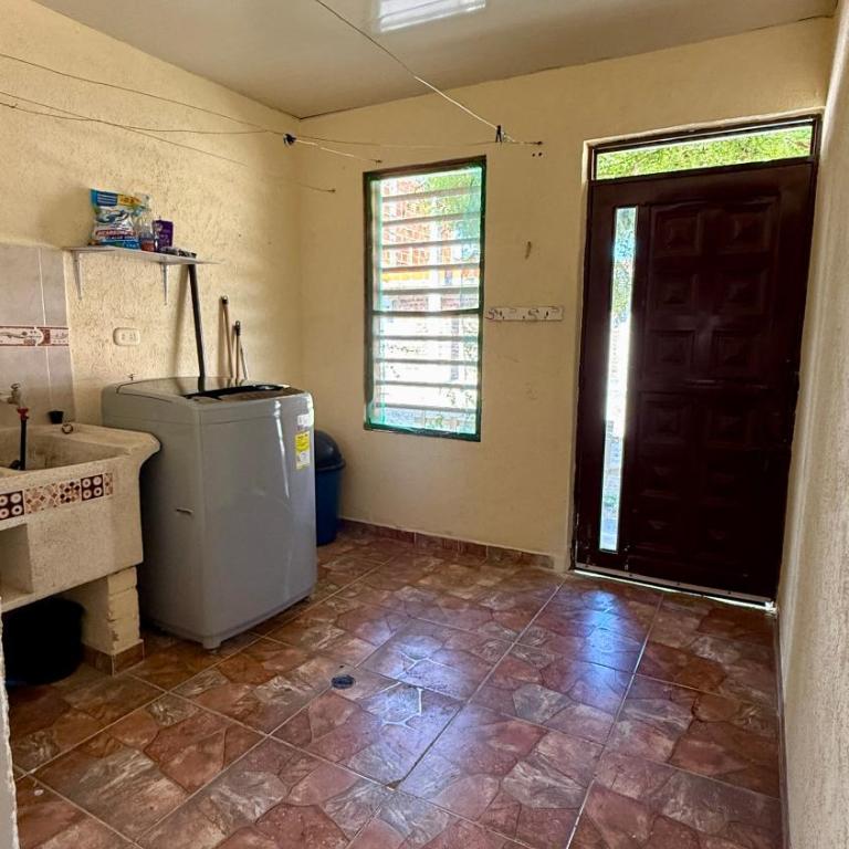 Casa comoda con aire y garaje en La Union Valle - Casa de 2 dormitorios - 19