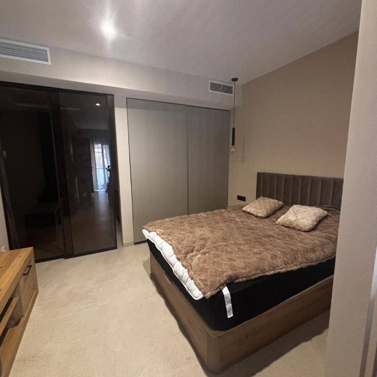 Moja Laguna-Beachside Apartment - One-Bedroom Apartment - 9