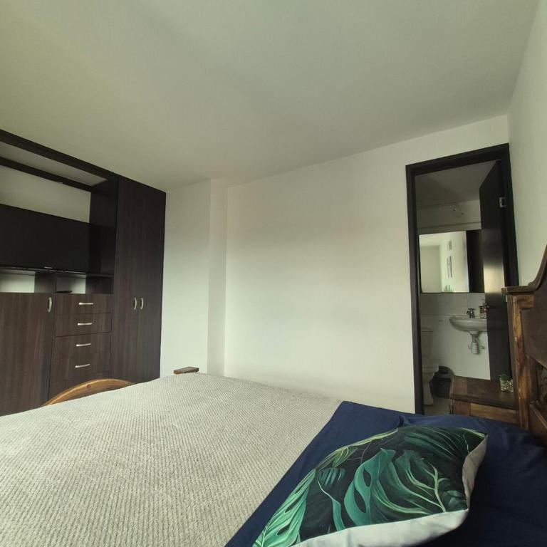 Apartamento a 5 minutos del Parque Central - Three-Bedroom Apartment - 2