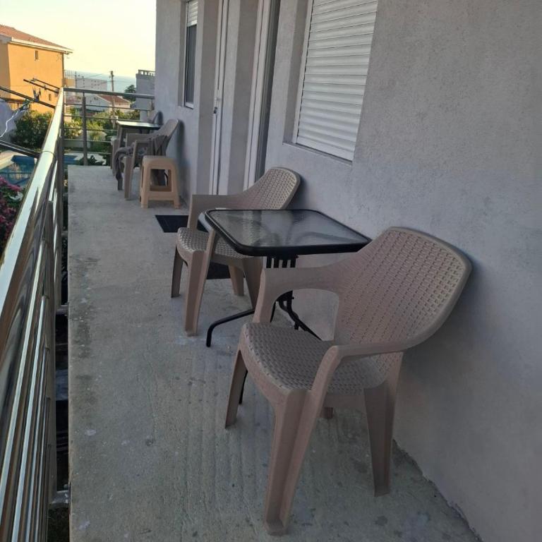 Vaske - Two-Bedroom Apartment with Balcony - 22