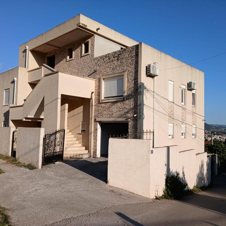 Ilino Pool haus - Apartment mit 2 Schlafzimmern - 32