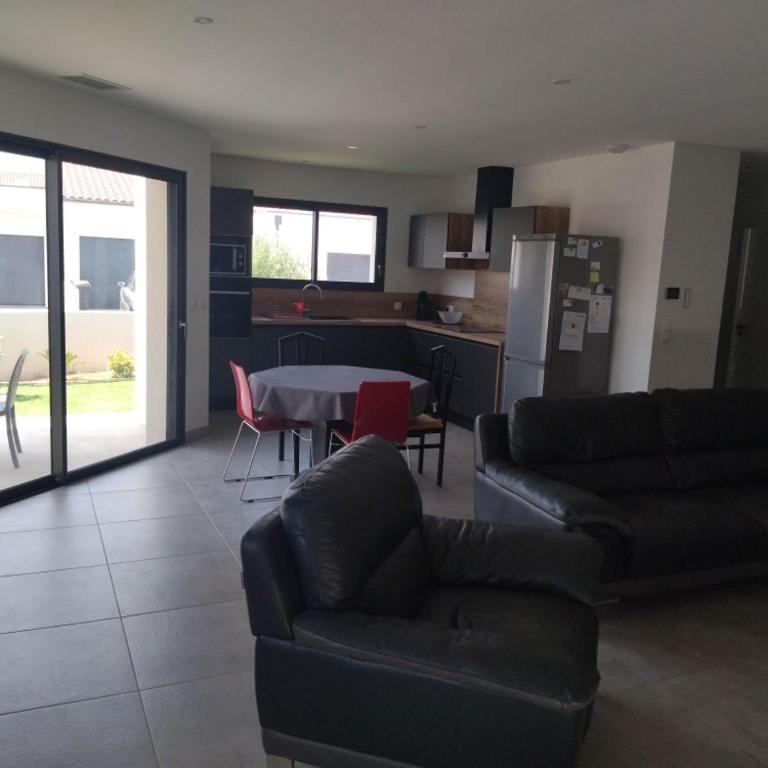 Maison avec parking et jardin - Appartement 1 Chambre - 3