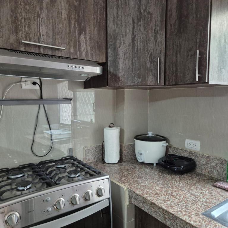 Casa cerca al mar - Three-Bedroom House - 4