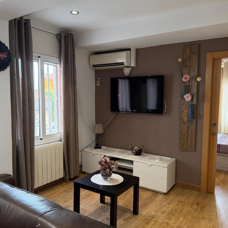 Amplio apartamento al lado del Camp Nou - Apartamento - 3