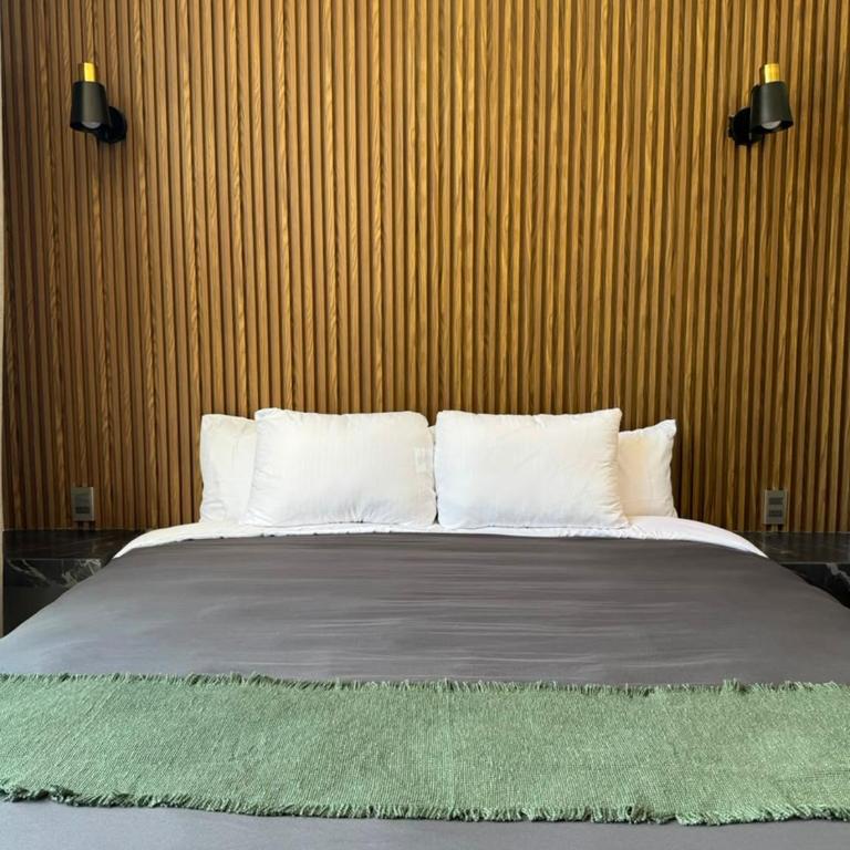 Casona San Cayetano Suites & Lofts & Spa by SCE - Suite with City View - 5
