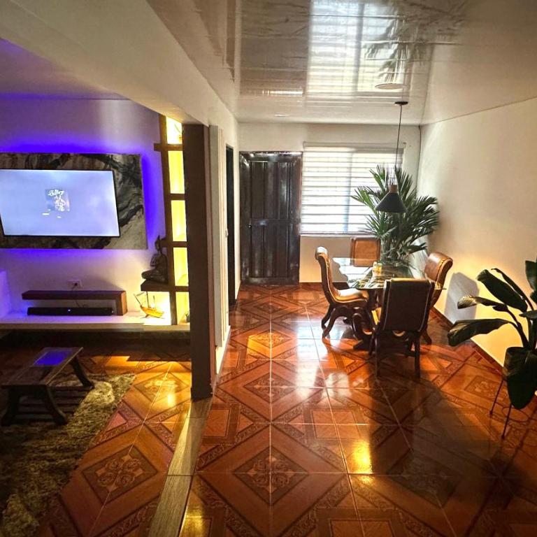 Casa comoda con aire y garaje en La Union Valle - Casa de 2 dormitorios - 1