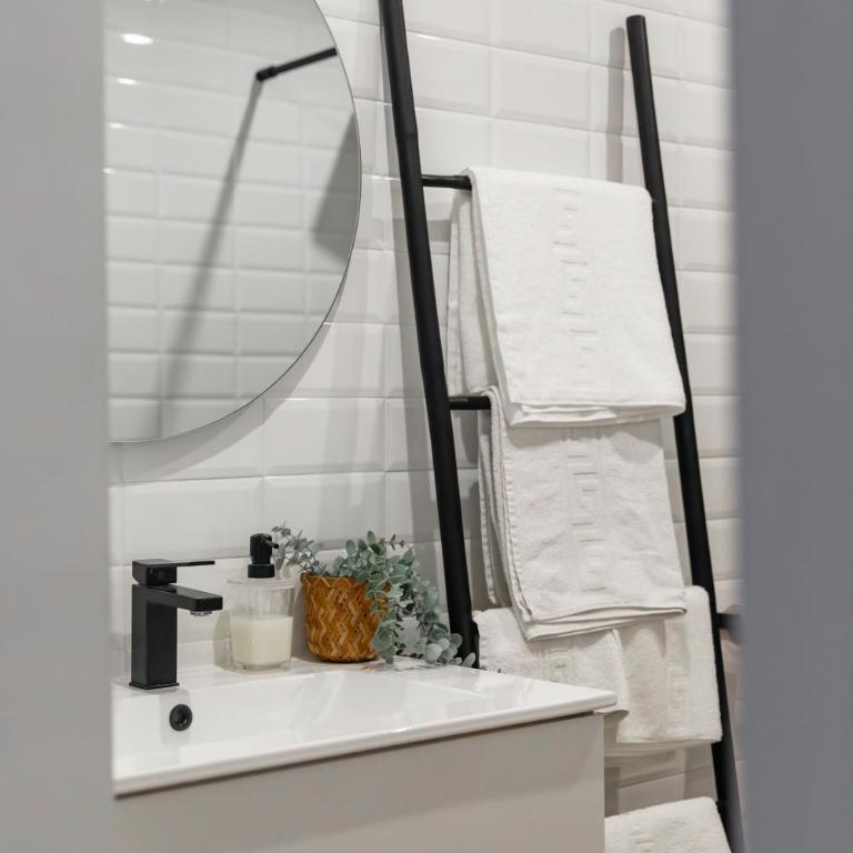 Limerencia: tu hogar en este blanco pueblo - Apartamento de 1 dormitorio - 6