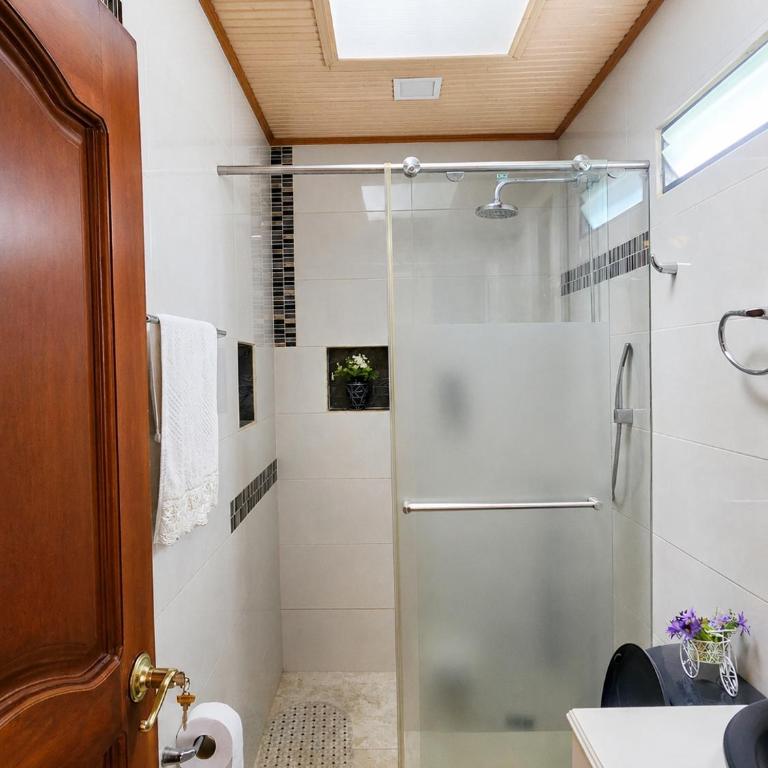 Casa campestre cerca de termales con WiFi y parqueadero - Three-Bedroom Home - 12
