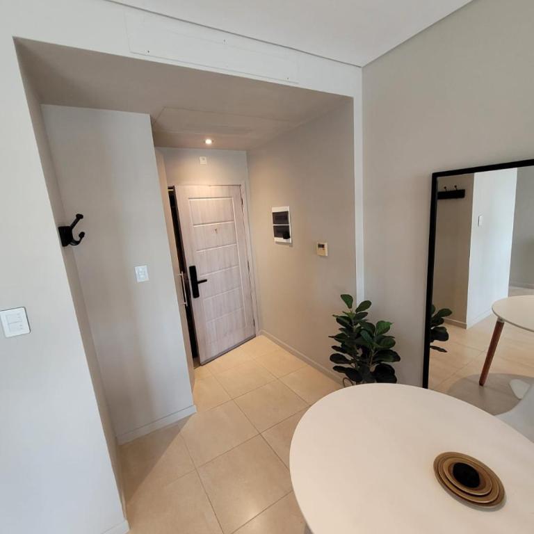 Apart Departamento con balcon al rio en condominio de la bahia de Nordelta loft - One-Bedroom Apartment - 3