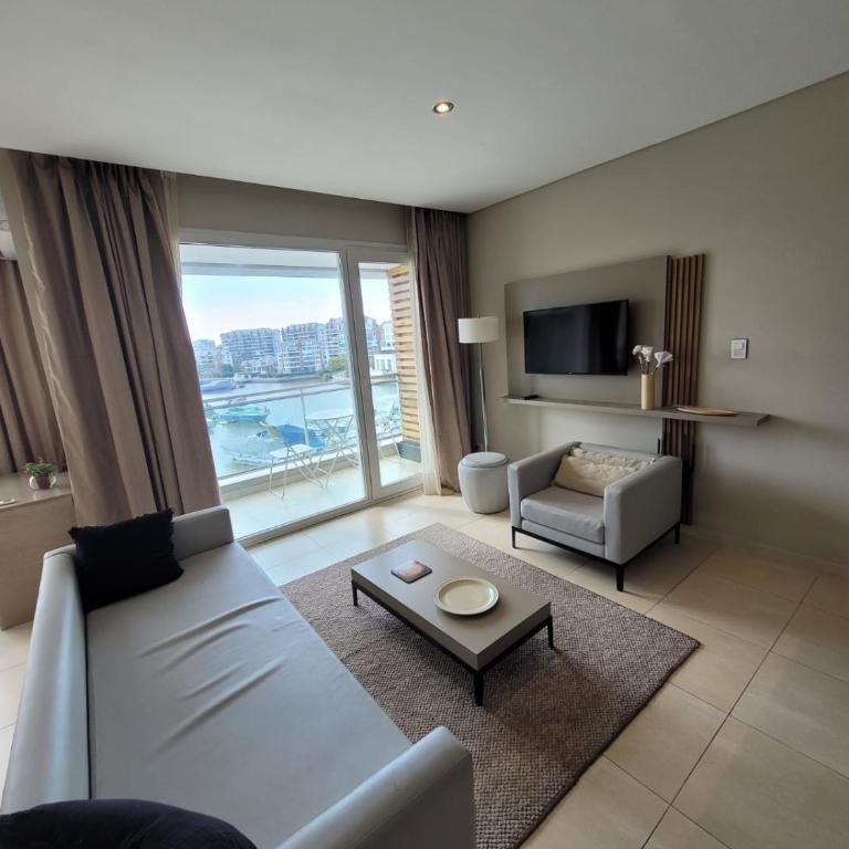 Apart Departamento con balcon al rio en condominio de la bahia de Nordelta loft - One-Bedroom Apartment - 8