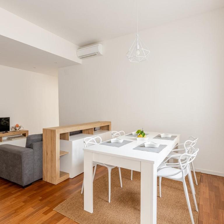 Zero Stress - Park & Ride - Private Parking Included, close to Metro to Duomo, Stadio San Siro - Appartamento con 2 Camere da Letto - 1