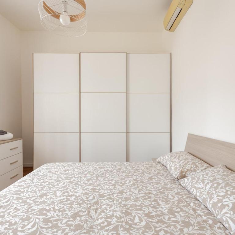 Zero Stress - Park & Ride - Private Parking Included, close to Metro to Duomo, Stadio San Siro - Appartamento con 2 Camere da Letto - 4