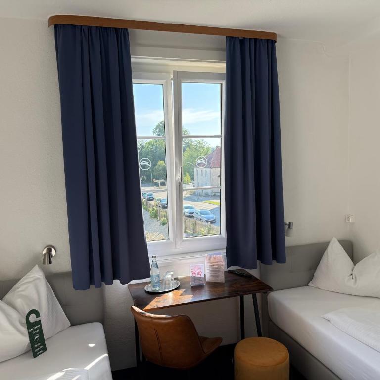 Hotel Hasen Kaufbeuren Allgäu - Standard Zweibettzimmer - 3