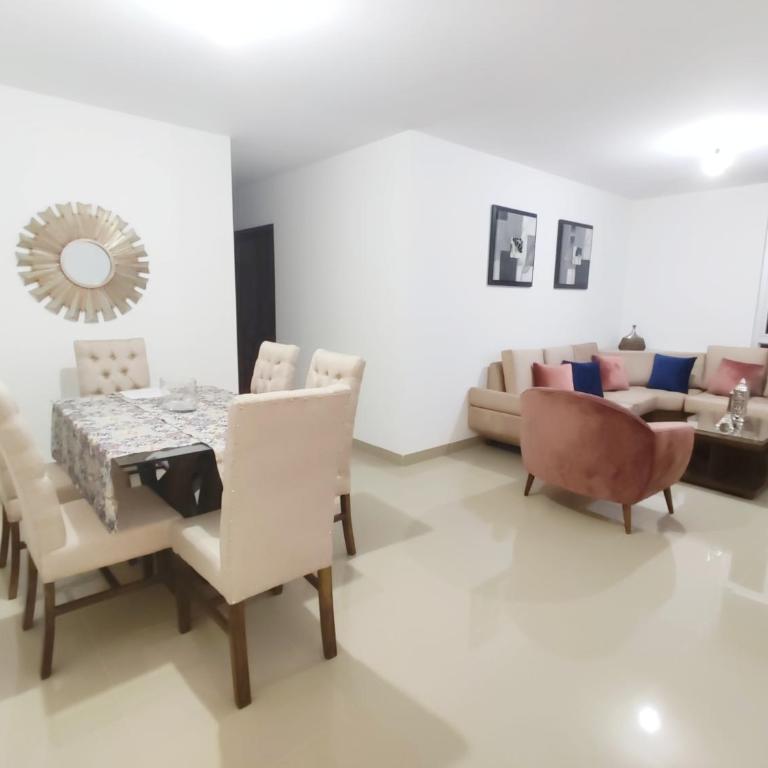 Apartamento con Vista Urbana Atlantis - Three-Bedroom Apartment - 1