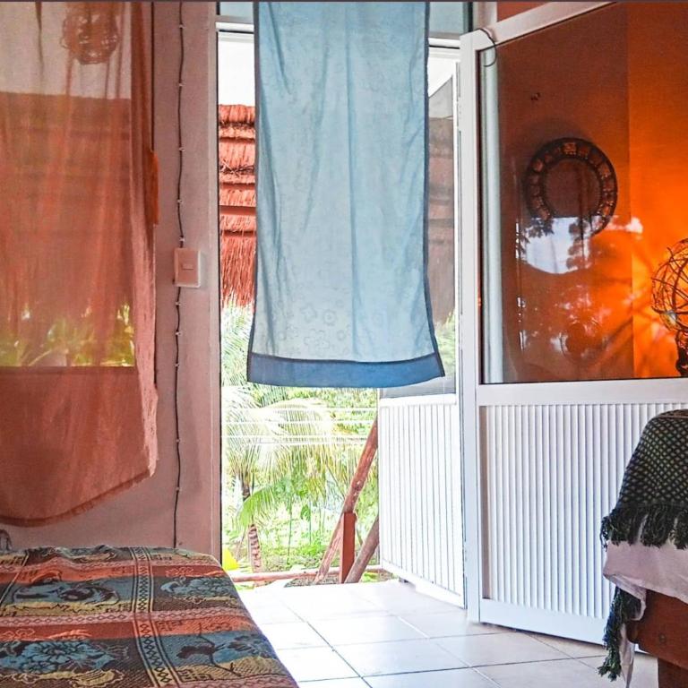 Hostal & Camping Arbol de la Vida - Habitación Triple - 4