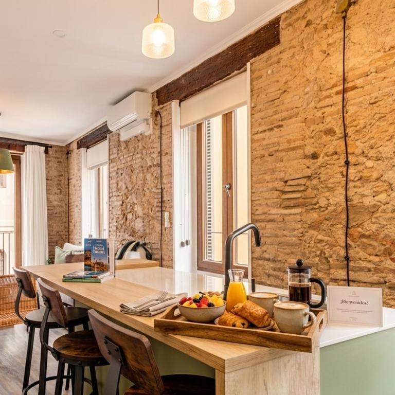 Moderno con Balcón en el Corazón de Valencia - Apartamento - 1