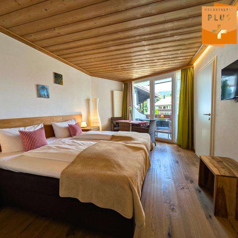 Vital Lodge Allgäu mit Schwimmbad, Sauna & Oberstaufen PLUS - Apartment mit 3 Schlafzimmern - 3