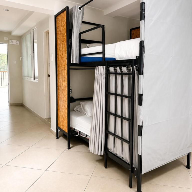 The Point Miraflores, Lima - Bed in 8-Bed Mixed Dormitory Room - 1