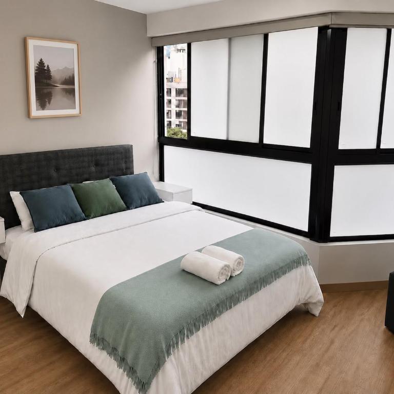 Modern Miraflores 2BR Flat Park View Balcony King Bed - Two-Bedroom Deluxe Apartment with Balcony - 3