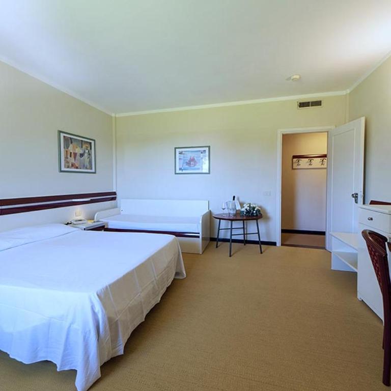 Hotel Fabricia - Camera Familiare - 4