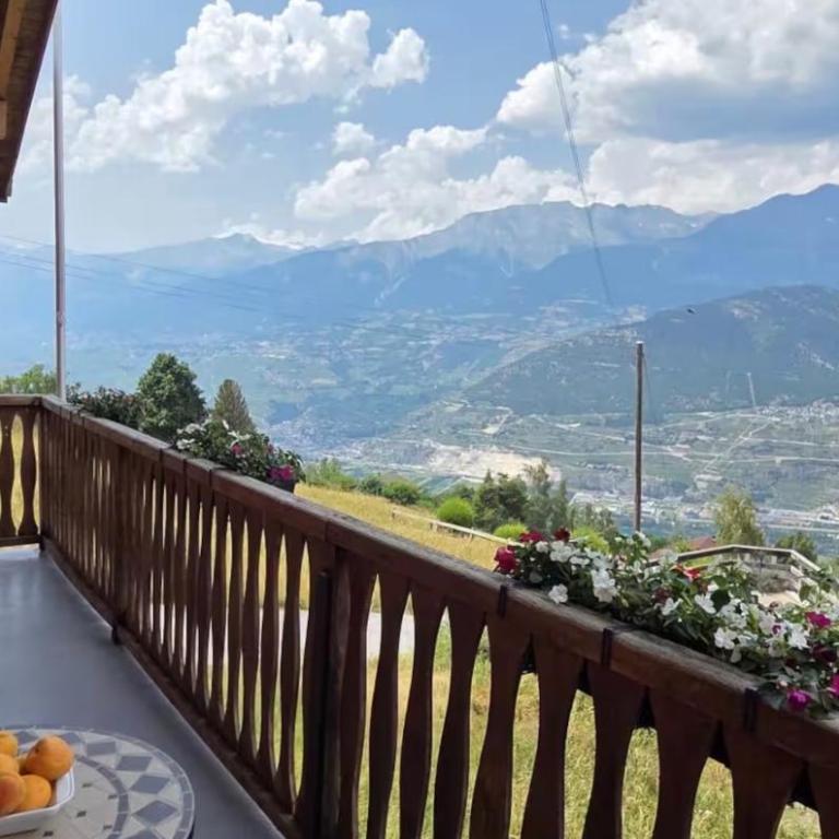Chalet panoramique avec vue alpine à 180 degrés - poêle scandinave & nature - Chalet - 2