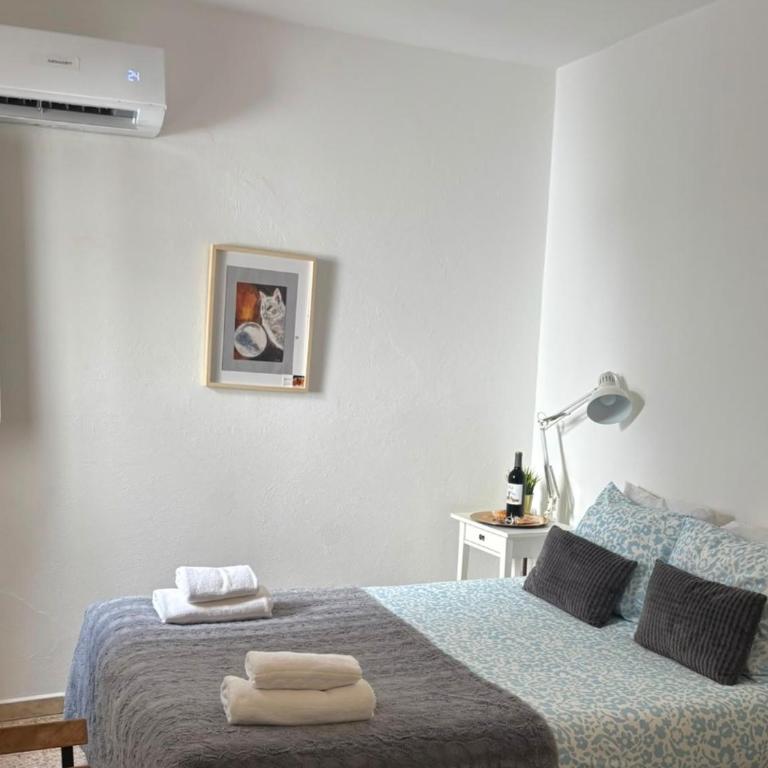 Fuerteventura Grand Vacations at Cervantes,habitacion, baño,cocina y terraza nivel superior - Estudio Deluxe con cama grande - 2
