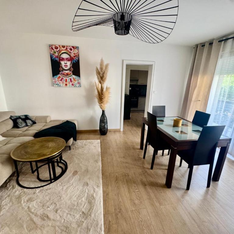 Élégant F2 avec grande terrasse et garage privé - Apartment mit 1 Schlafzimmer - 3
