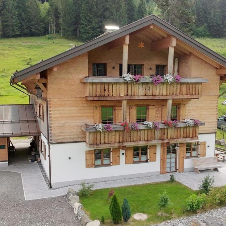 Ferienwohnung mit Loggia - Apartment mit 2 Schlafzimmern - 1