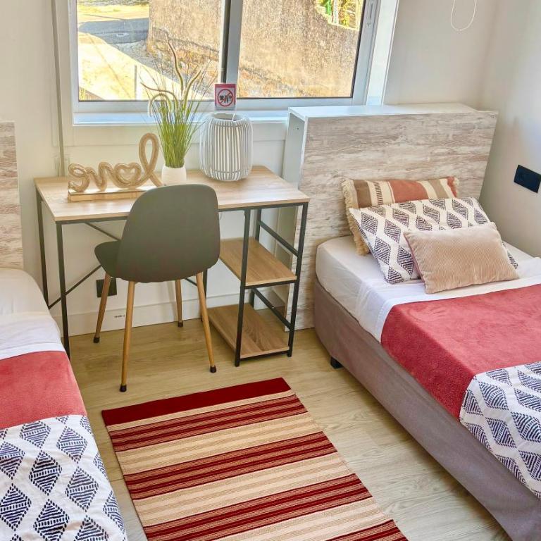 Grey House - Feel The Vibe - Three-Bedroom Apartment - 13