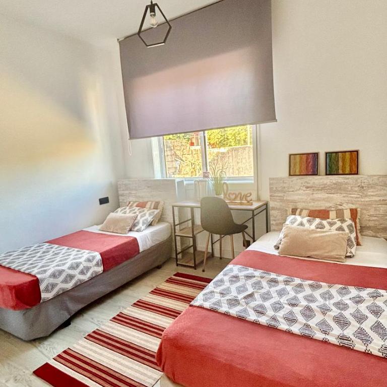 Grey House - Feel The Vibe - Three-Bedroom Apartment - 10