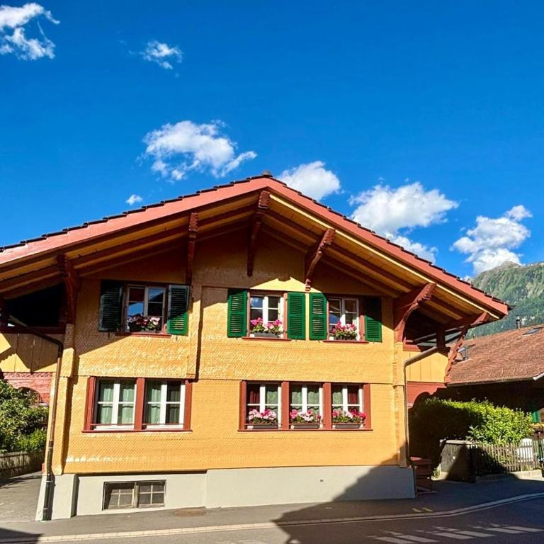 Cosy apartment in heritage protected swiss chalet - Apartment mit 2 Schlafzimmern - 1