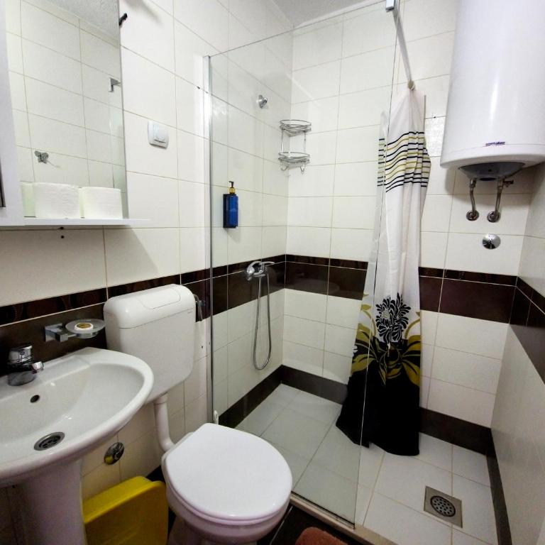 Apartments Art - Dvokrevetna Soba sa Bračnim Krevetom i Pogledom na More - 6