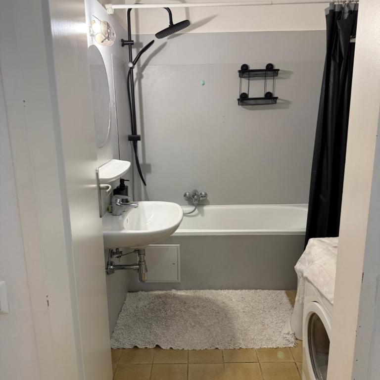 HOSTEL LOVELY ROOMS CITY CENTER, shared Bathroom - Superior Studio - 6