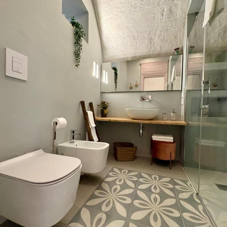 Nenetta Rooms & Suites Monopoli - Camera Matrimoniale con Vasca Idromassaggio - 11