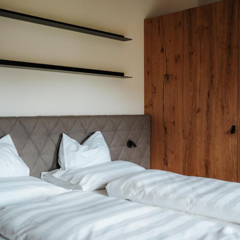 Weiße Wand - Apartment mit 2 Schlafzimmern - 6