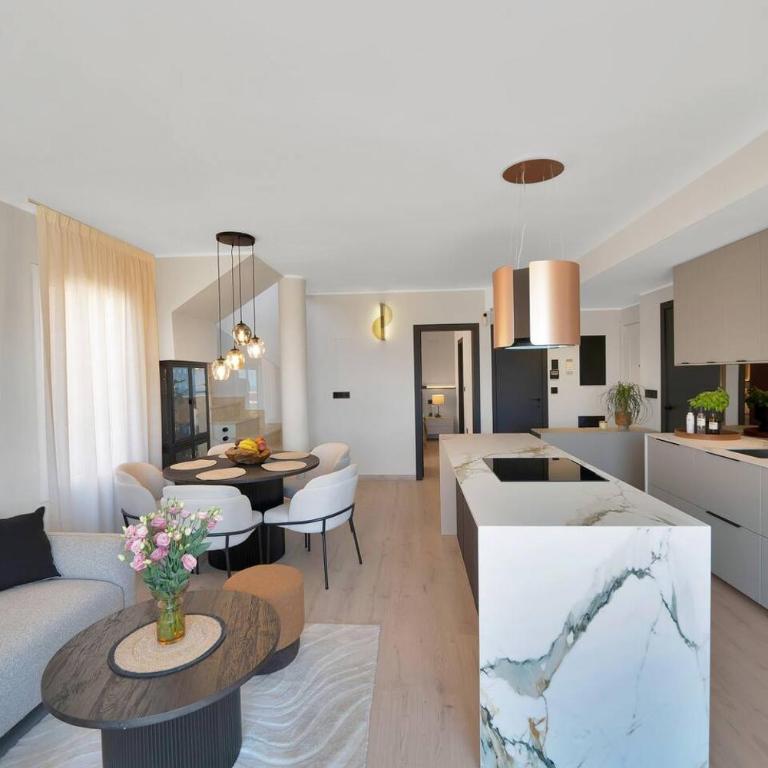 Serene Sea View Penthouse 4 Terraces & Sea Views - Habitación Individual - 1