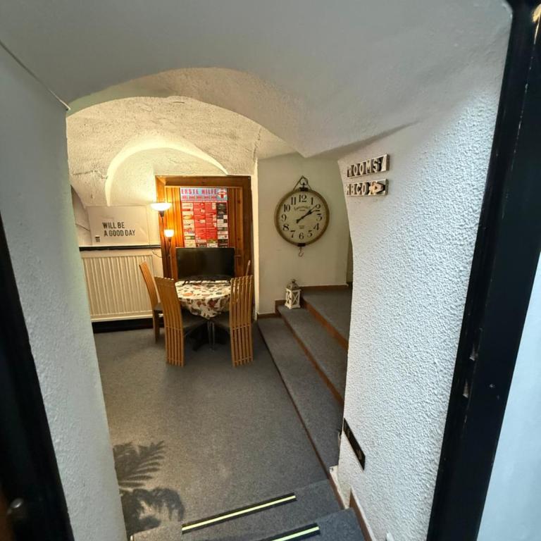 HOSTEL LOVELY ROOMS CITY CENTER, shared Bathroom - Economy Quadruple Room with Shared Bathroom - 5
