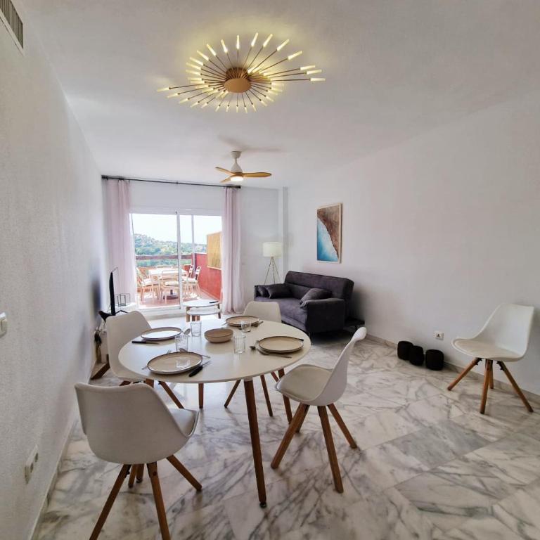 Reserva Rooftop Retreat 2BR Penthouse with Private Rooftop, 2 Pools, Parking & AC - Apartamento de 2 dormitorios con vistas a la montaña - 39